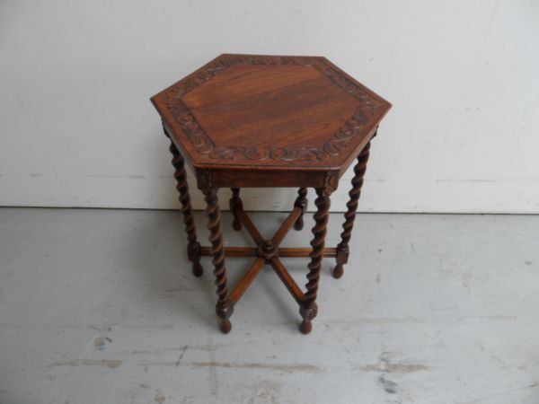 Eiken bijzettafel