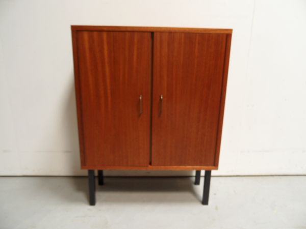 Tweedeurs sideboard