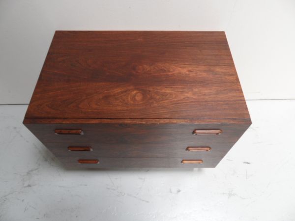 Mid century chest of drawers