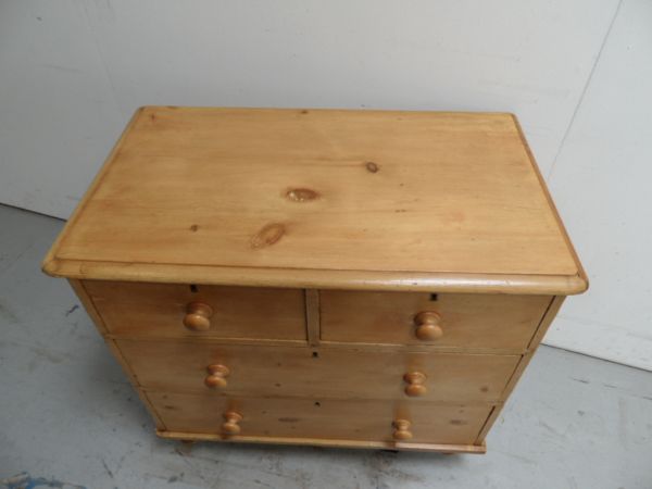 Antieke grenen commode