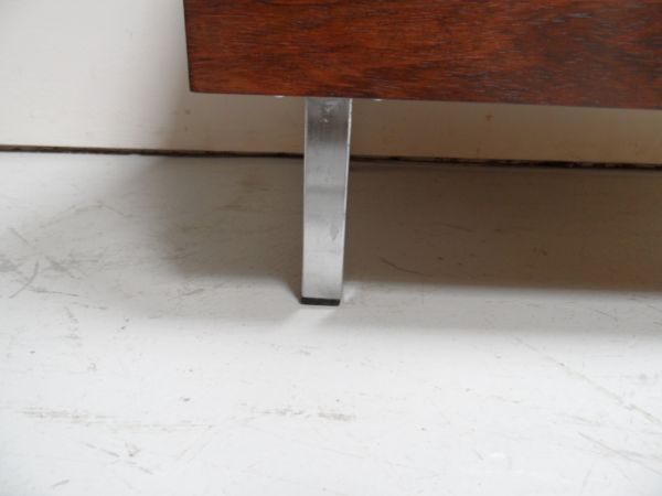 Mid century chest of drawers