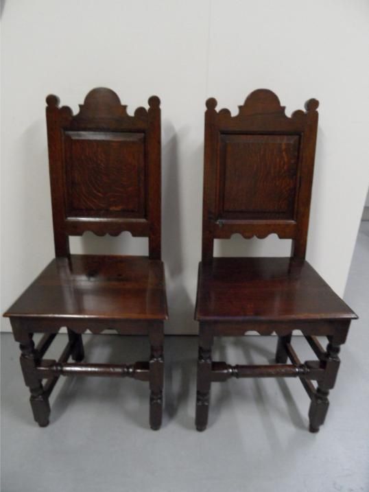 Set of 2 oak chairs