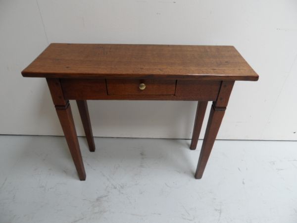 Antique sidetable