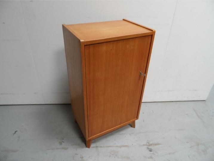 One-door sideboard