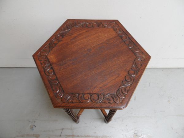 Eiken bijzettafel