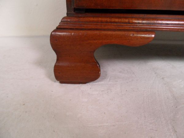 Mahogany  chest of drawers