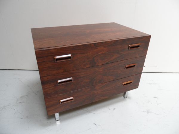 Mid century chest of drawers