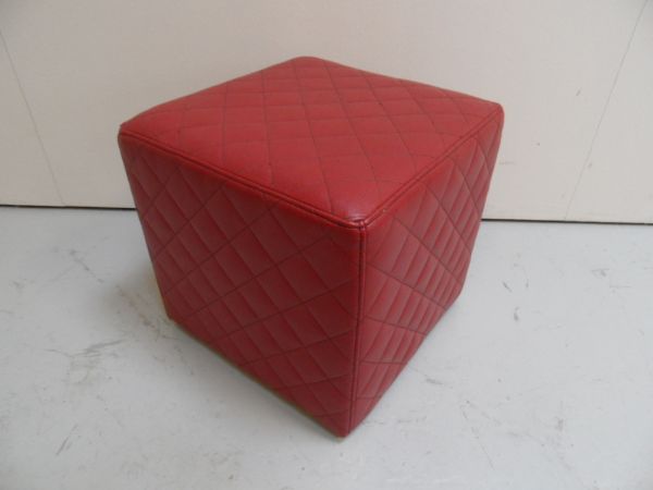 Vintage pouf