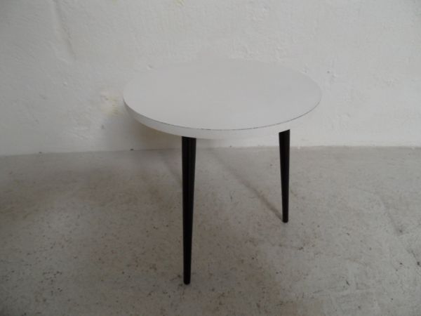 Vintage bijzettafeltje wit