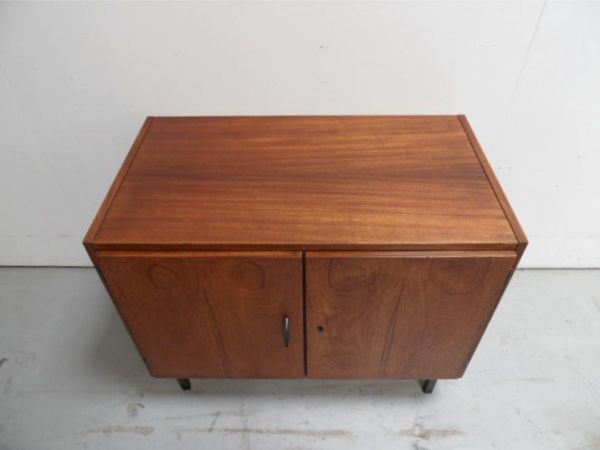Mid Century twee deurs kast