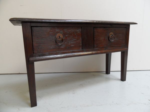 Antique sidetable