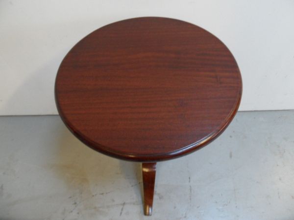 mahoniehouten wijntafel  bijzet tafel