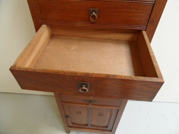 oak chest of drawers