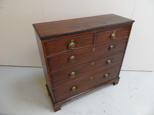 oak chest of drawers