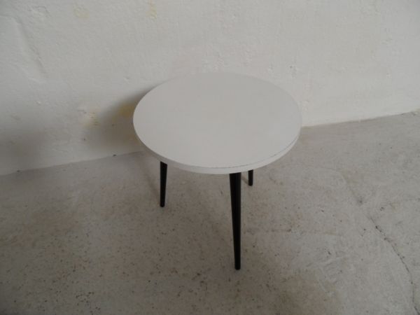 Vintage bijzettafeltje wit