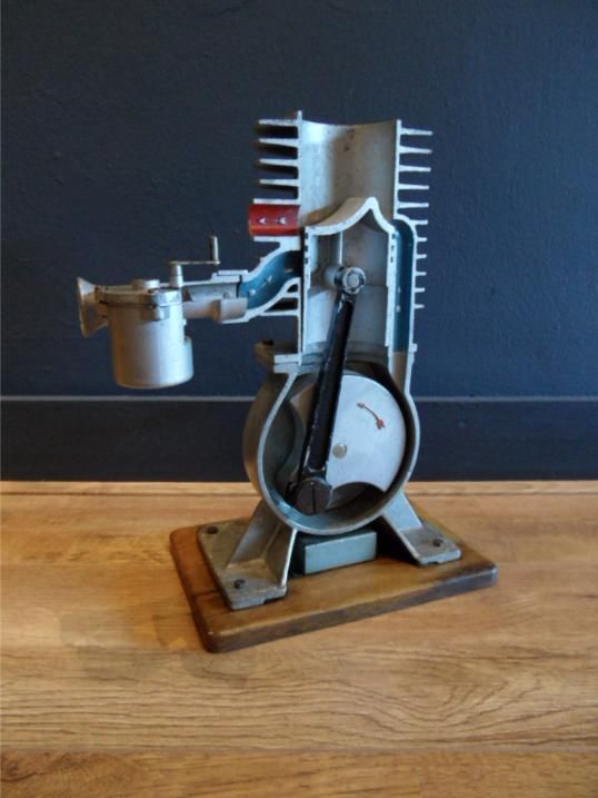 Vintage teaching material motor 1960's