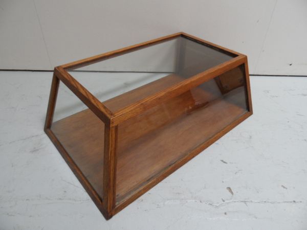 Shop display cabinet