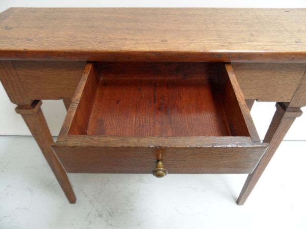 Antique sidetable