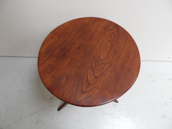 Tilt top sidetable