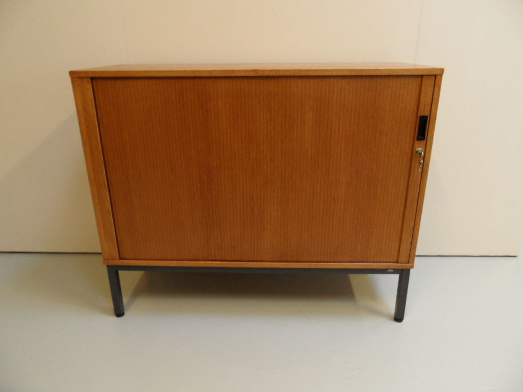 Filing cabinet with roller shutter  Labofa