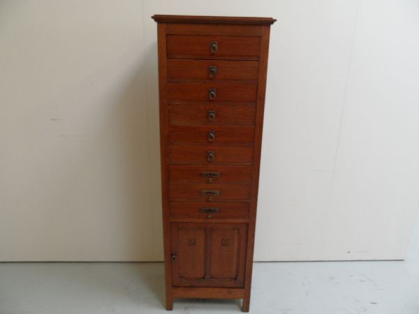 oak chest of drawers