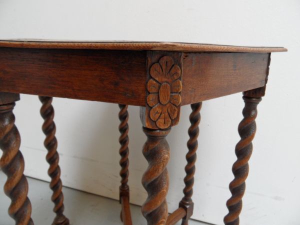 Eiken bijzettafel