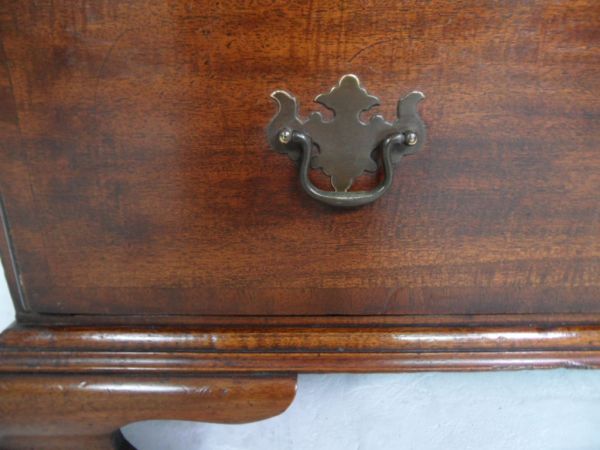 Mahogany  chest of drawers