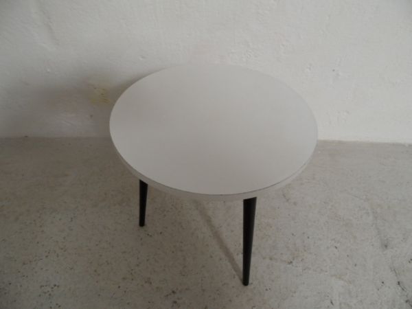 Vintage bijzettafeltje wit