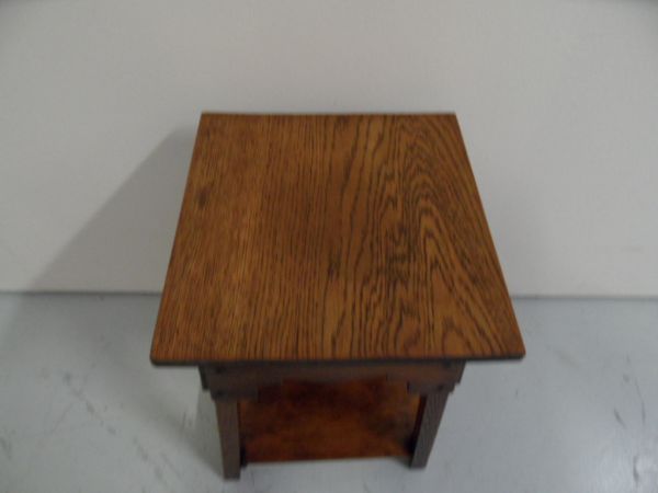 oak sidetable