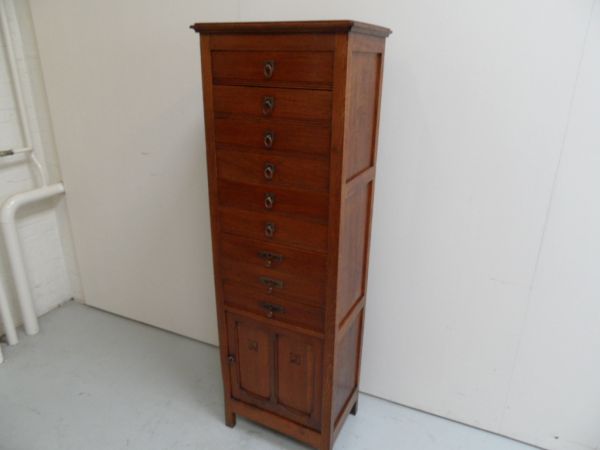 oak chest of drawers