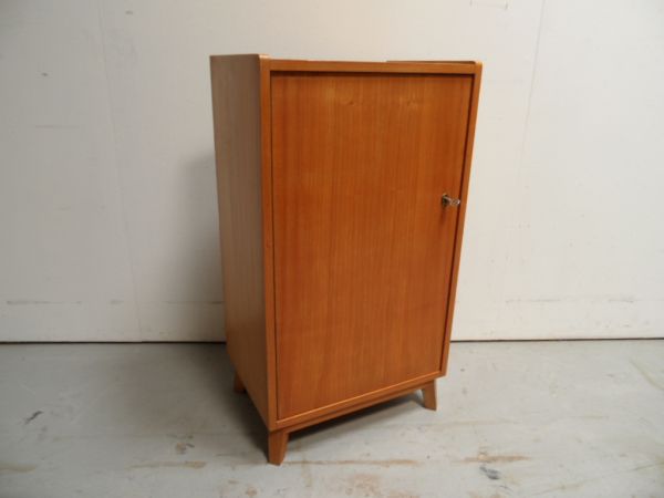 Eendeurs sideboard
