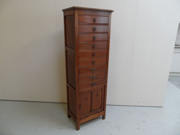 oak chest of drawers