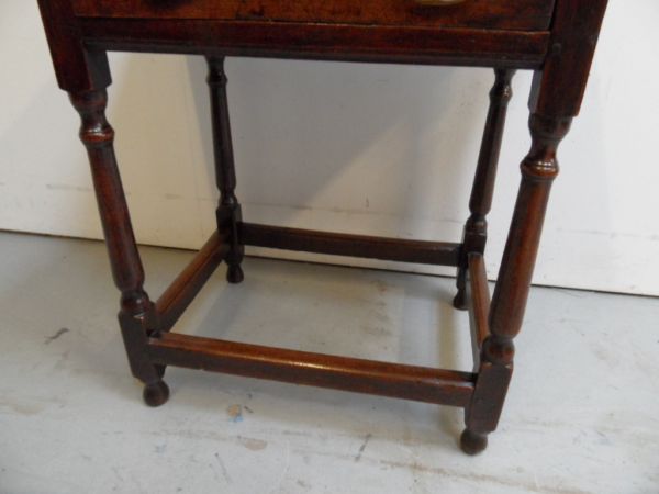 oak sidetable